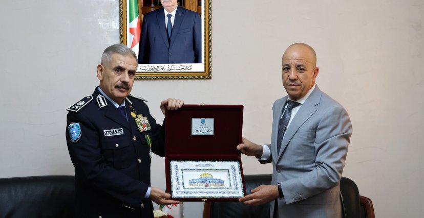 مديرا الشرطة في الجزائر وفلسطين